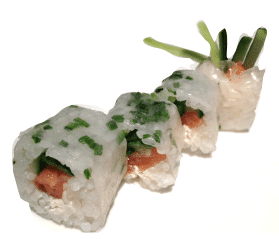 Featured image for “Пушена сьомга, краставица и филаделфия 4 бр.”