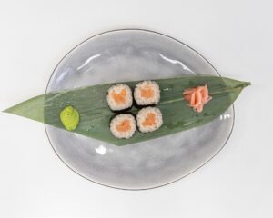 Featured image for “Хосомаки сьомга 4 бр”