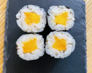 Featured image for “Хосомаки манго 4 бр”